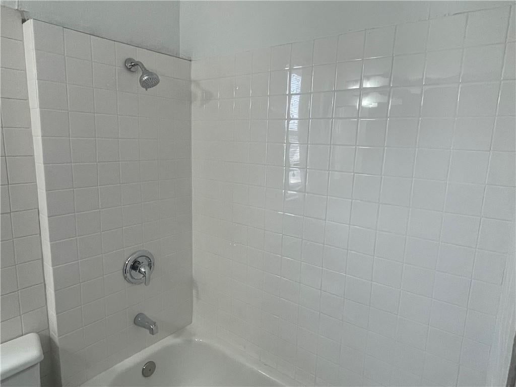 3907 E 9th Street — photo 8