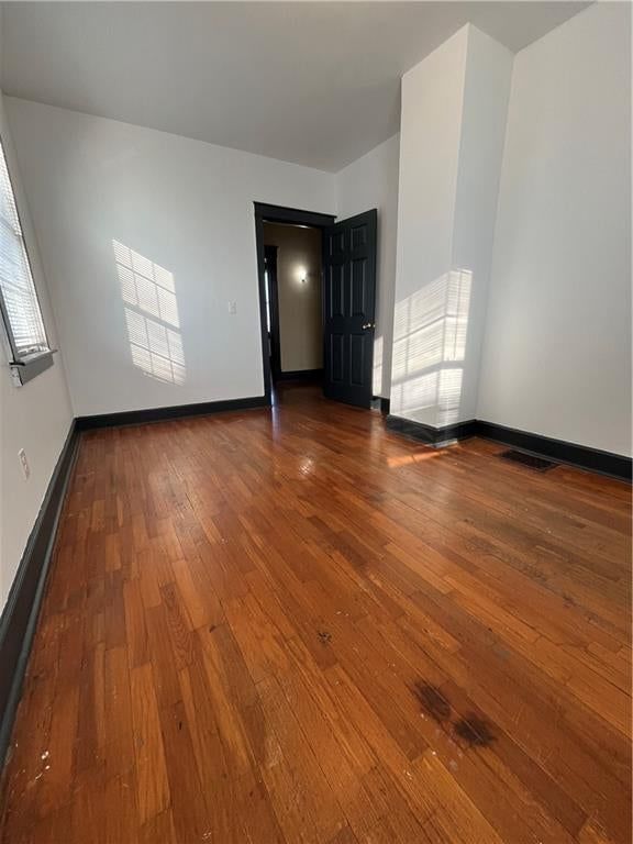3907 E 9th Street — photo 10