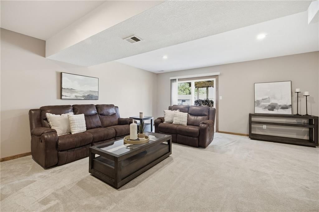 1301 Tabitha Lane — photo 32