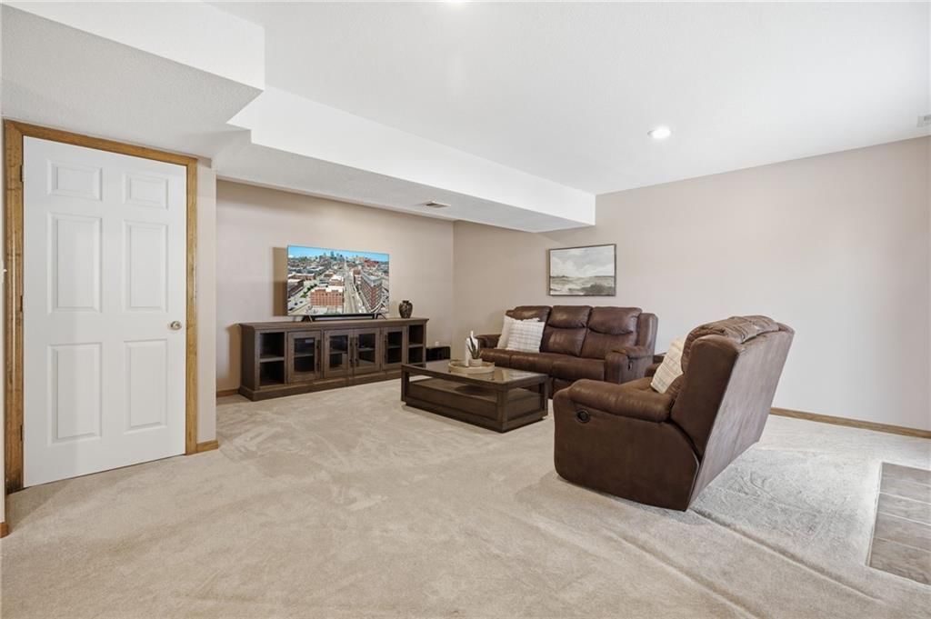 1301 Tabitha Lane — photo 36
