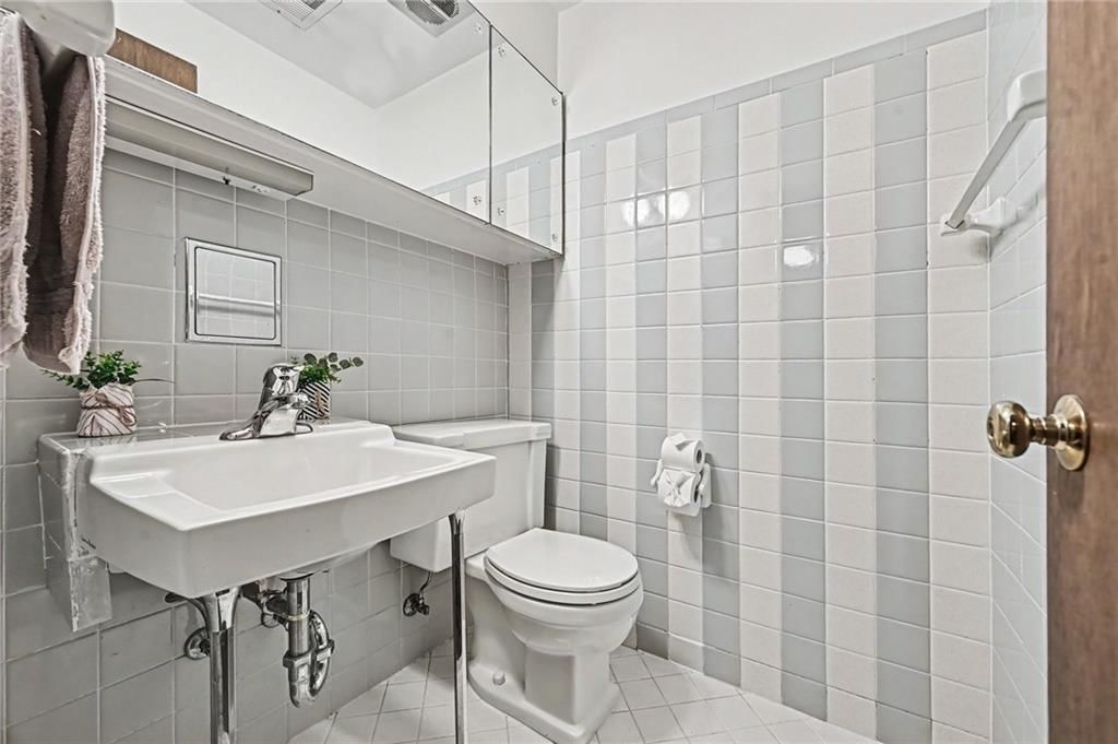 607 Montcrew Street — photo 32
