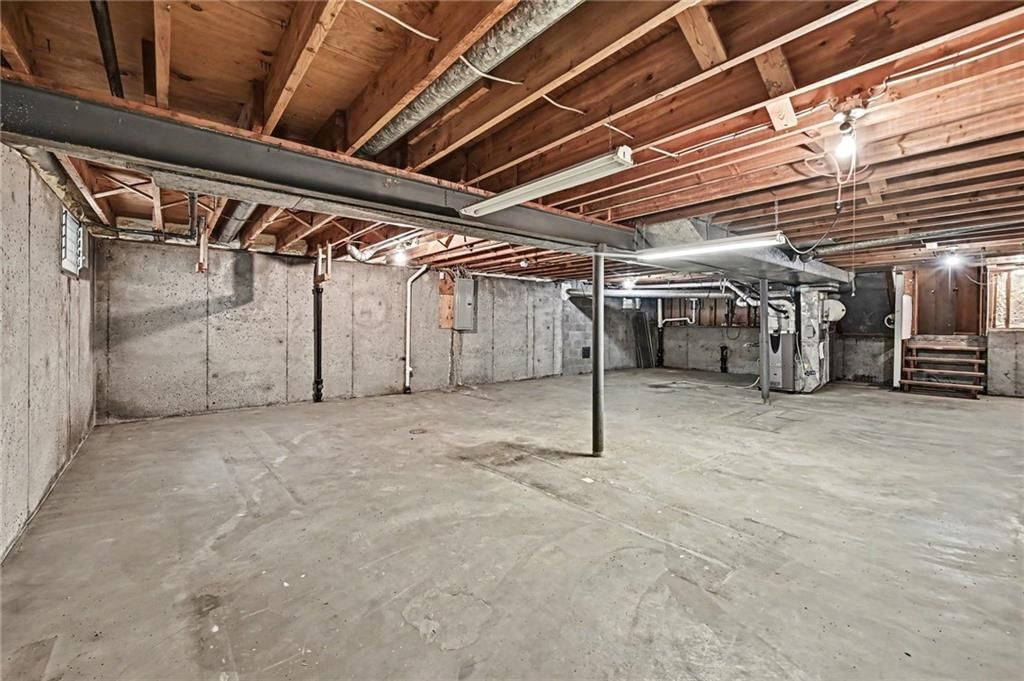 607 Montcrew Street — photo 34