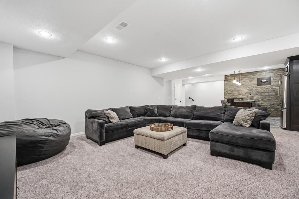 4333 SE Trotter Drive — photo 8
