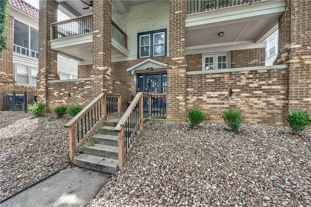 1813 W 41st Street — photo 3