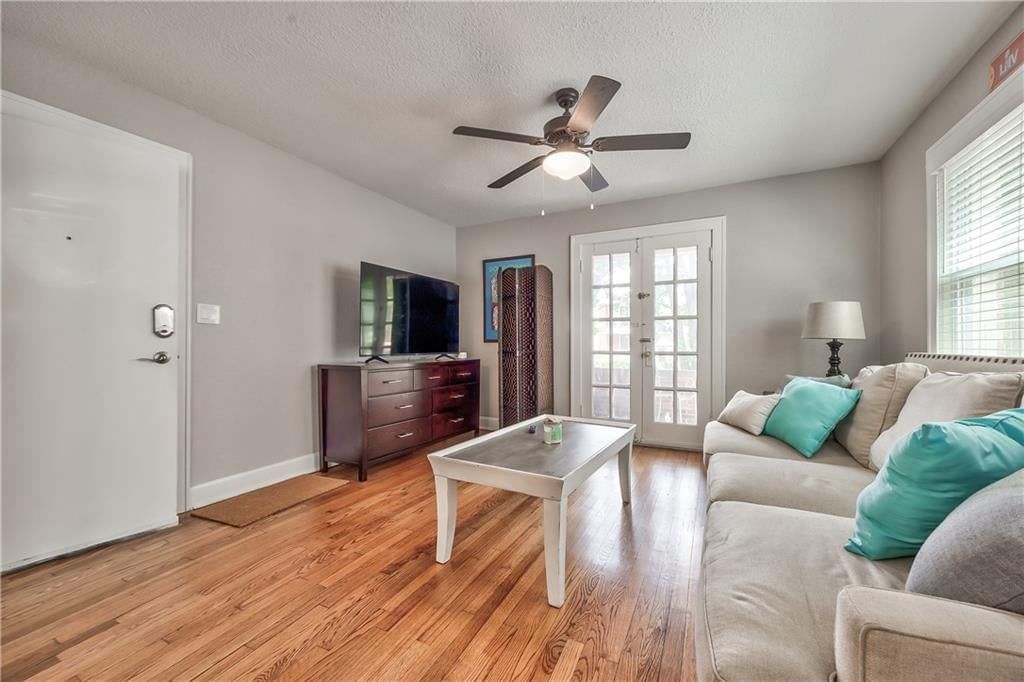 1813 W 41st Street — photo 5