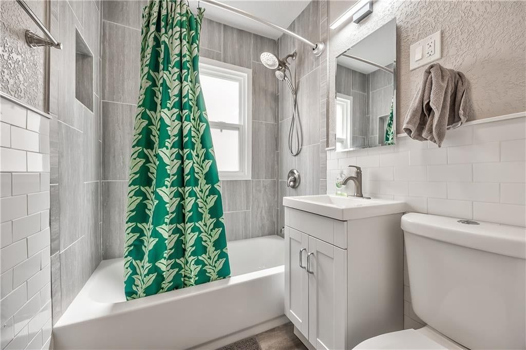 1813 W 41st Street — photo 11