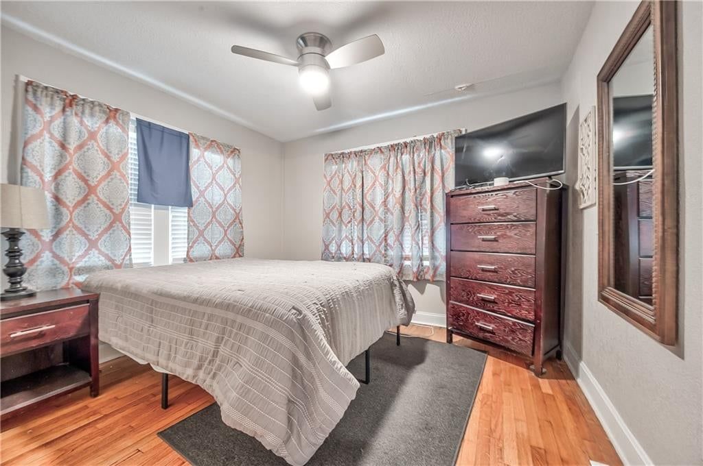 1813 W 41st Street — photo 15