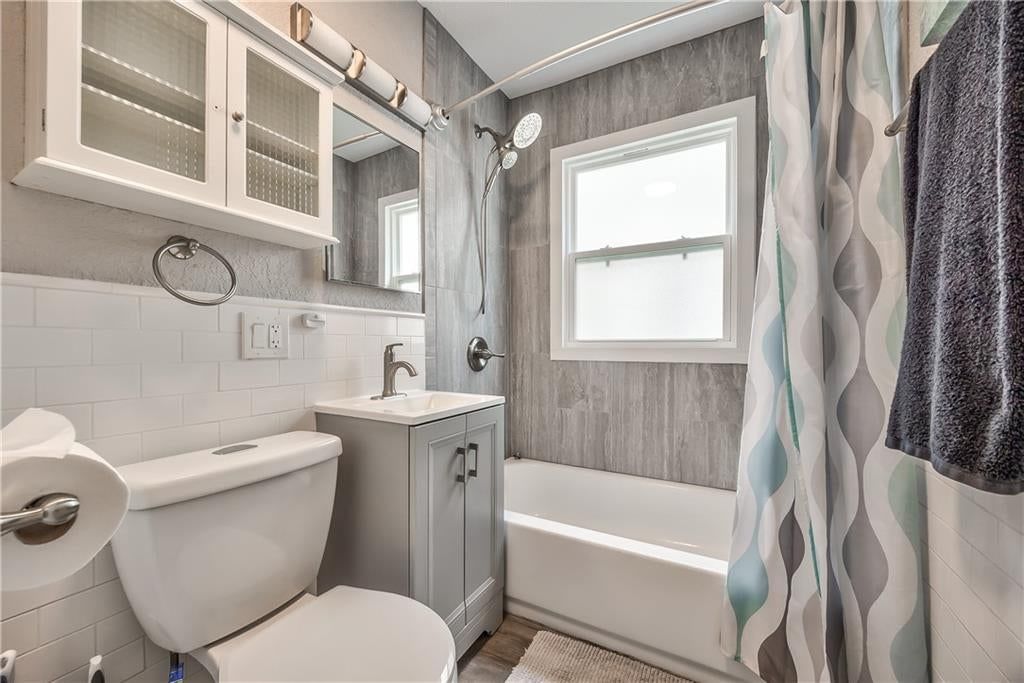 1813 W 41st Street — photo 21