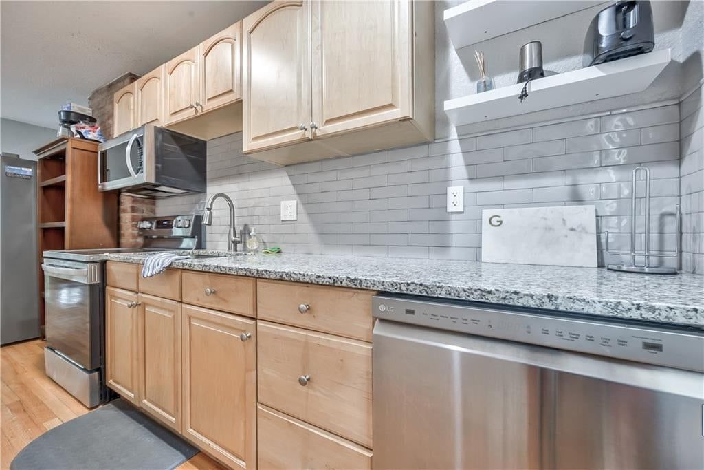 1813 W 41st Street — photo 24