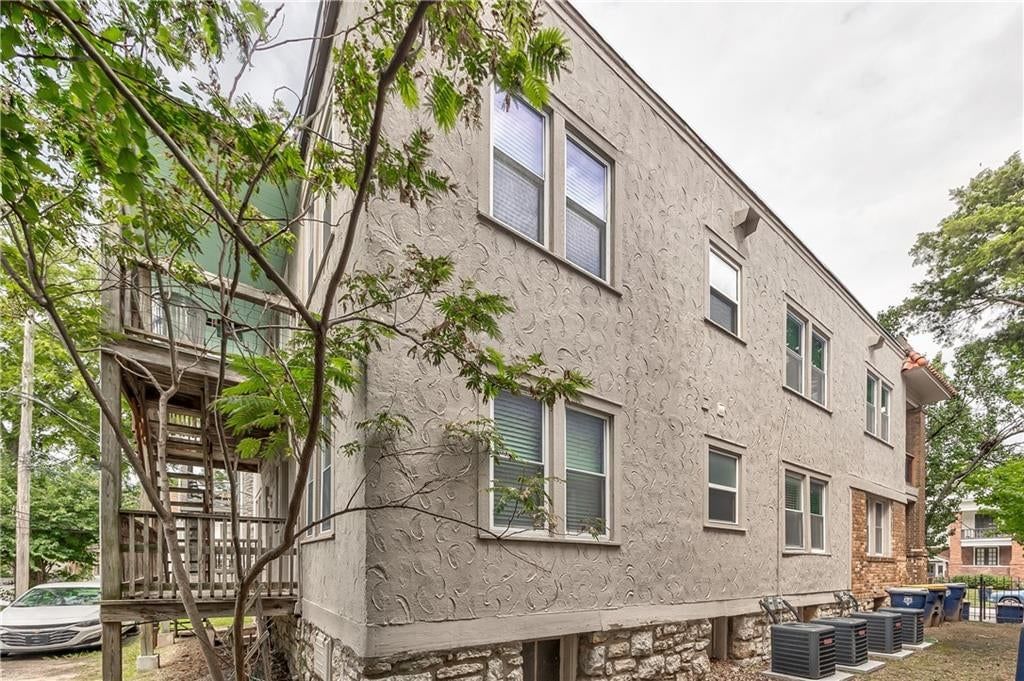 1813 W 41st Street — photo 46