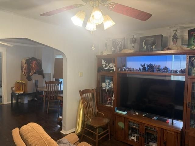 10120 GOLF Avenue — photo 2