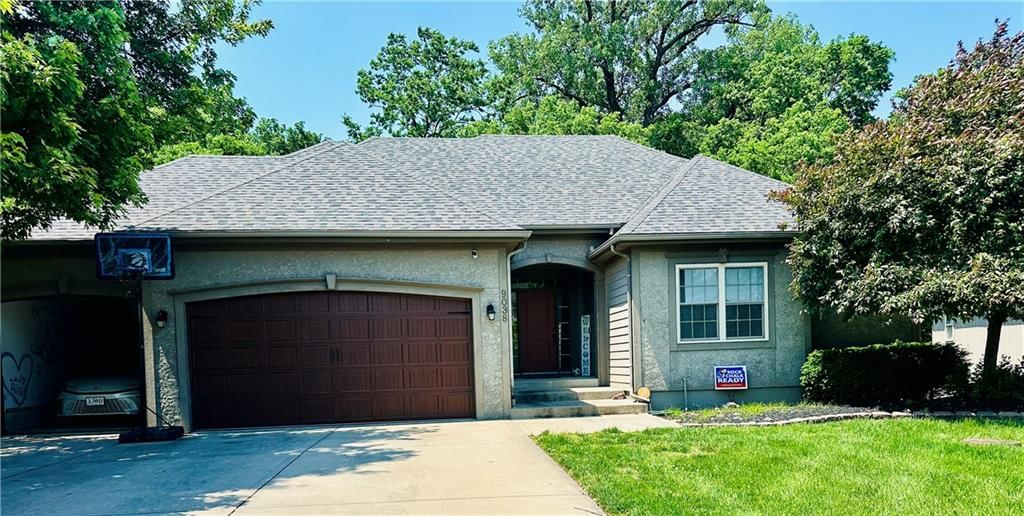 9038 N Saint Clair Avenue — photo 1