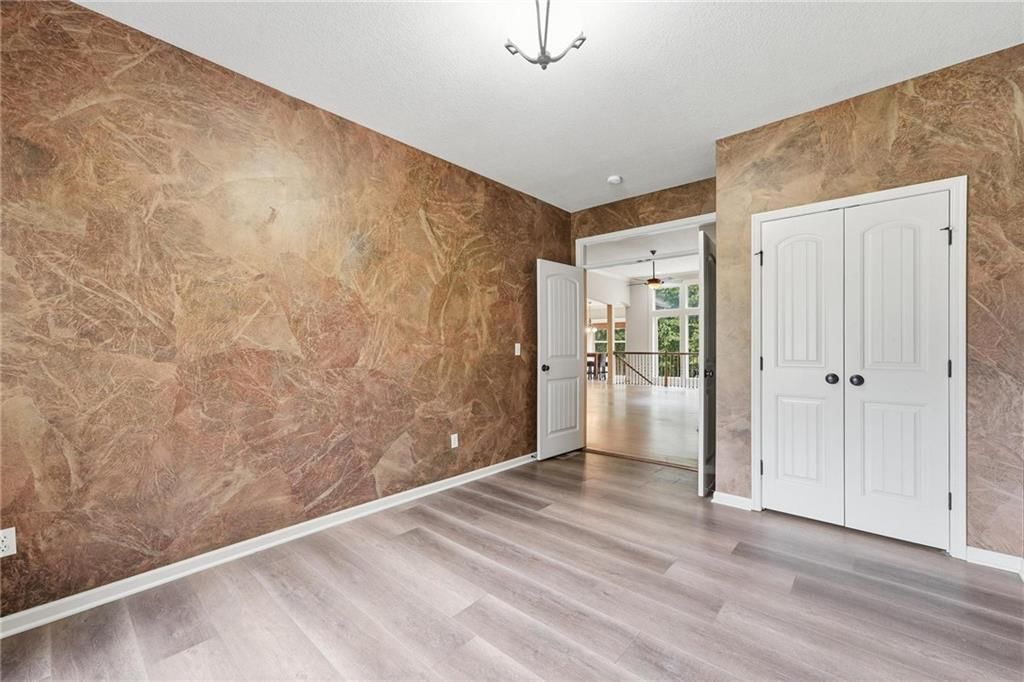 9038 N Saint Clair Avenue — photo 16