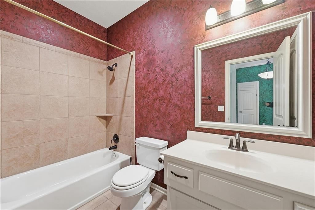 9038 N Saint Clair Avenue — photo 17
