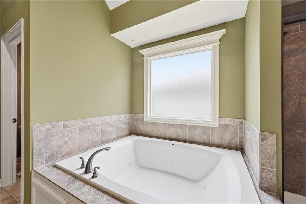 9038 N Saint Clair Avenue — photo 23