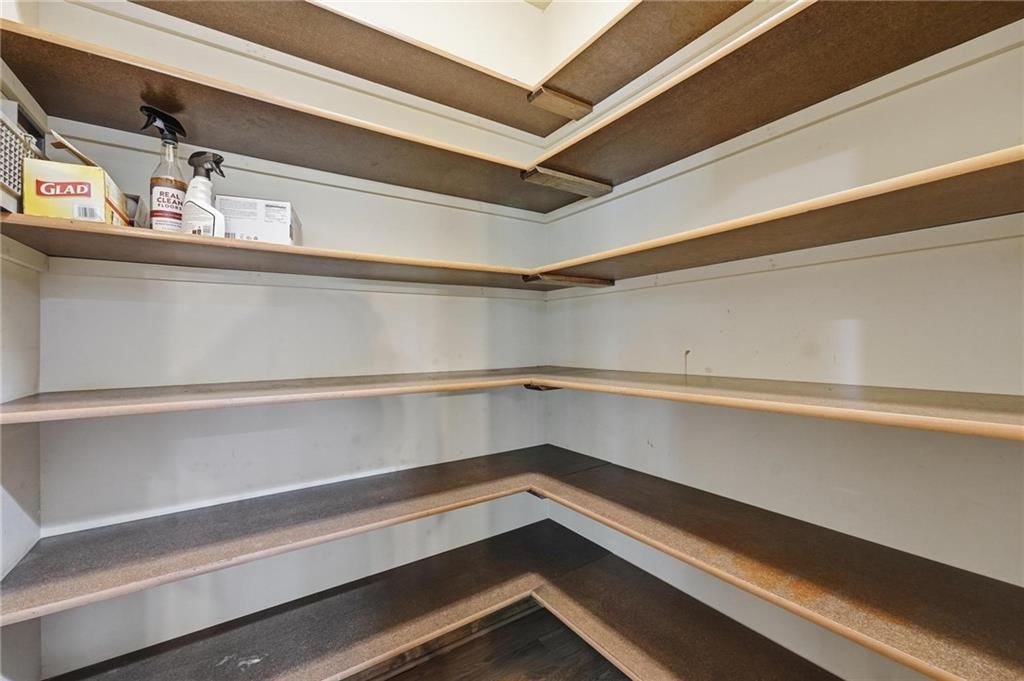 9038 N Saint Clair Avenue — photo 26