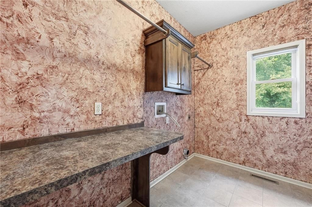 9038 N Saint Clair Avenue — photo 27