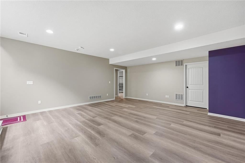 9038 N Saint Clair Avenue — photo 29