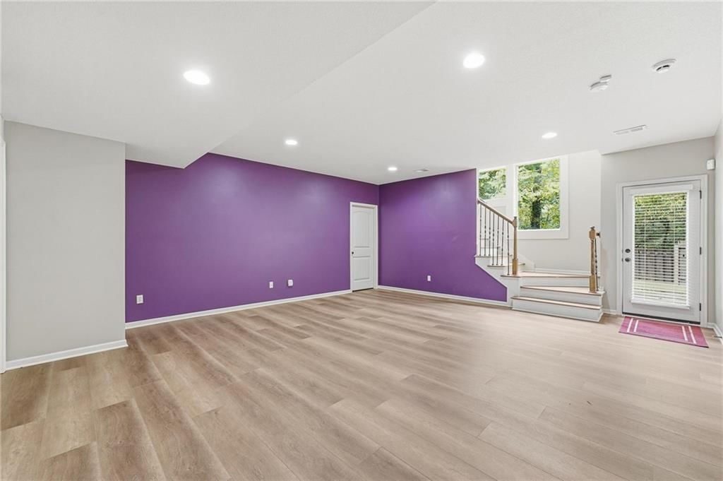 9038 N Saint Clair Avenue — photo 32
