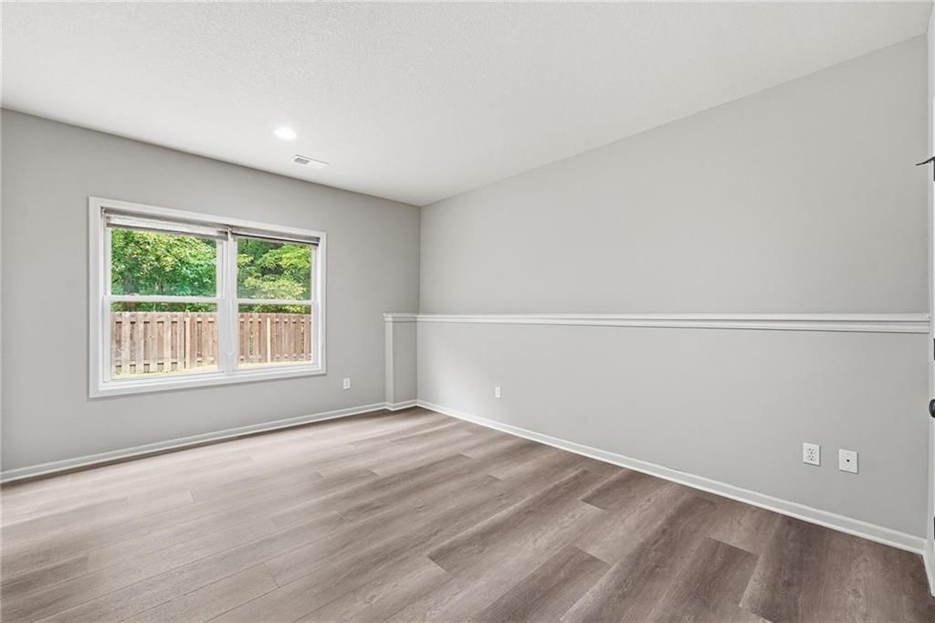 9038 N Saint Clair Avenue — photo 36