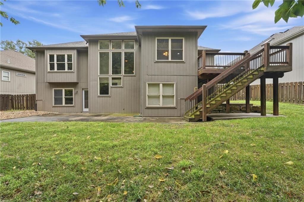 9038 N Saint Clair Avenue — photo 38