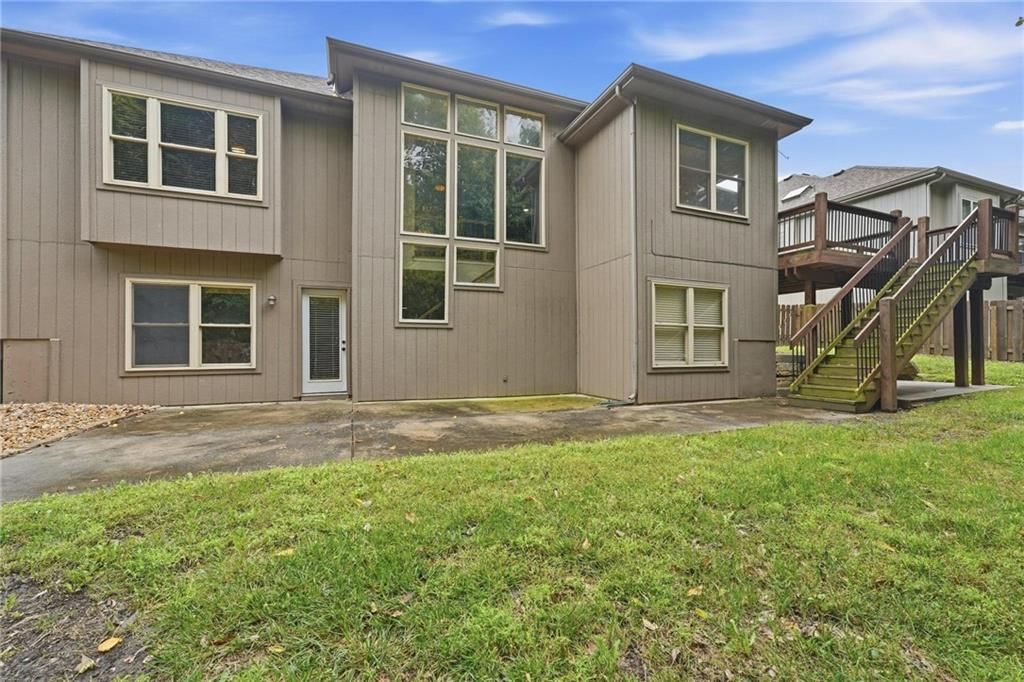 9038 N Saint Clair Avenue — photo 40