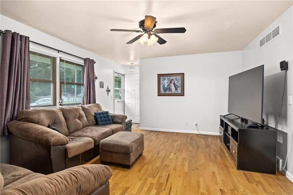2705 Cedar Street — photo 8