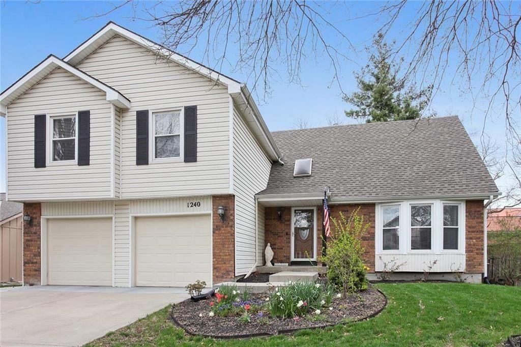1240 E Sleepy Hollow Drive — photo 1