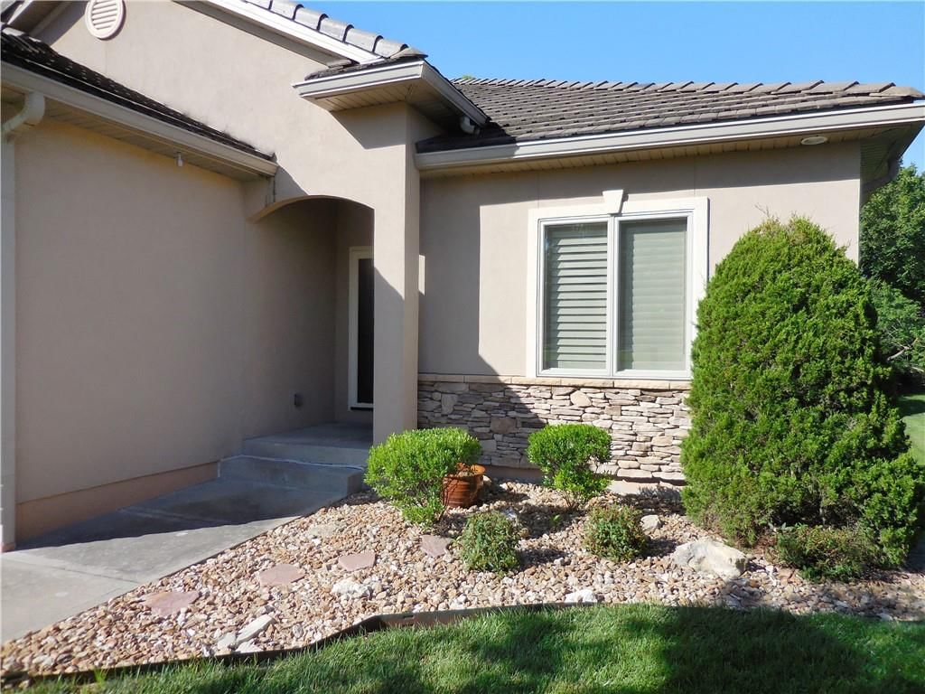 4102 NE Chapel Manor Court — photo 2