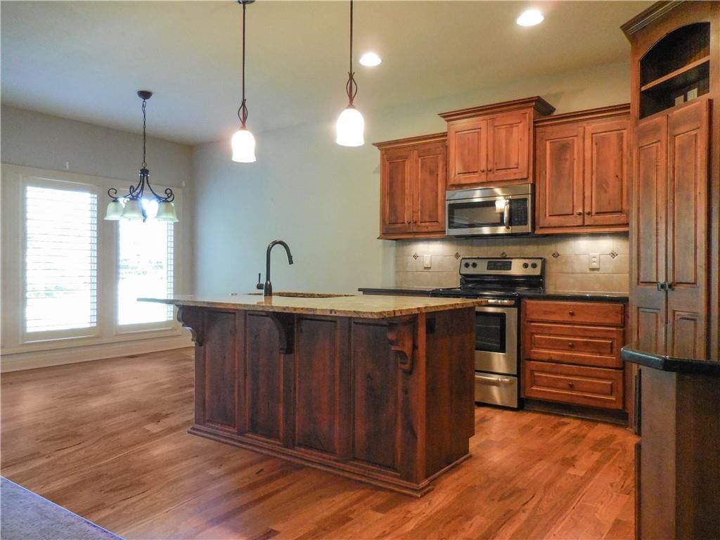 4102 NE Chapel Manor Court — photo 13