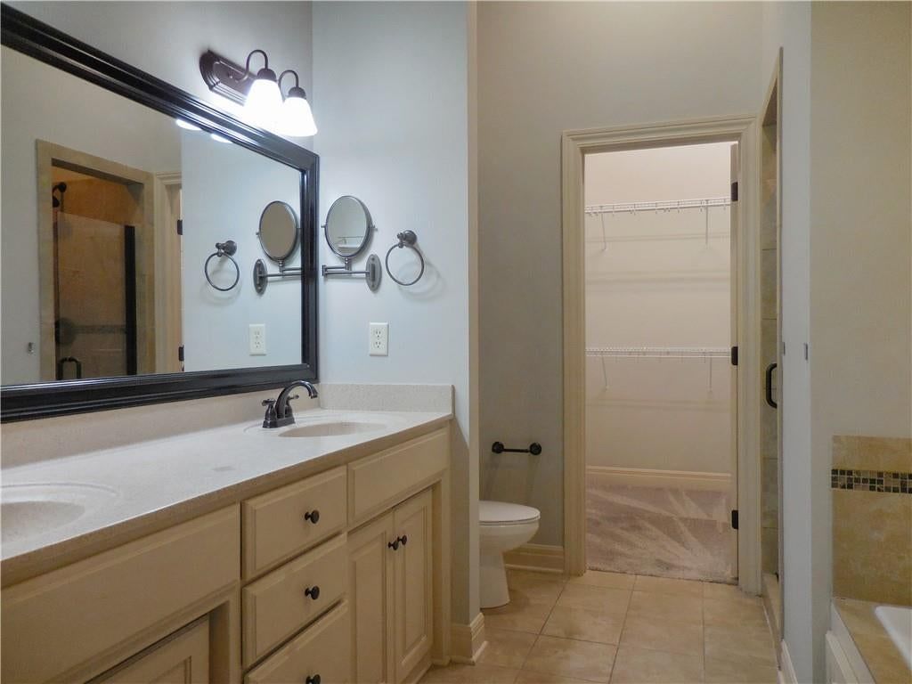 4102 NE Chapel Manor Court — photo 26