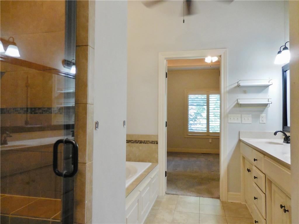 4102 NE Chapel Manor Court — photo 28