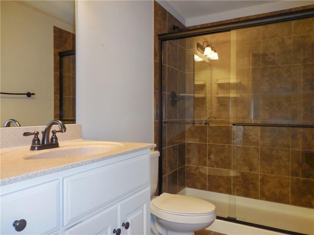 4102 NE Chapel Manor Court — photo 33