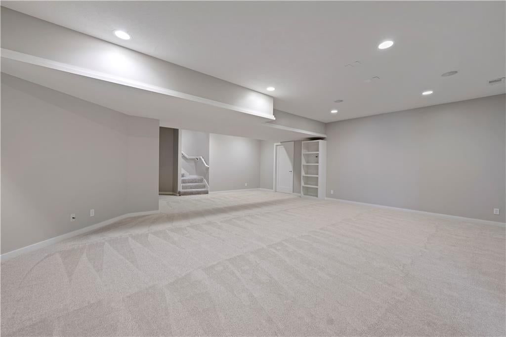 15201 Bond Street — photo 41