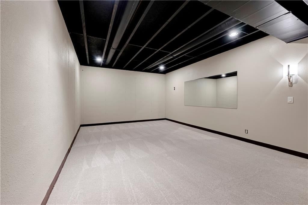 15201 Bond Street — photo 44