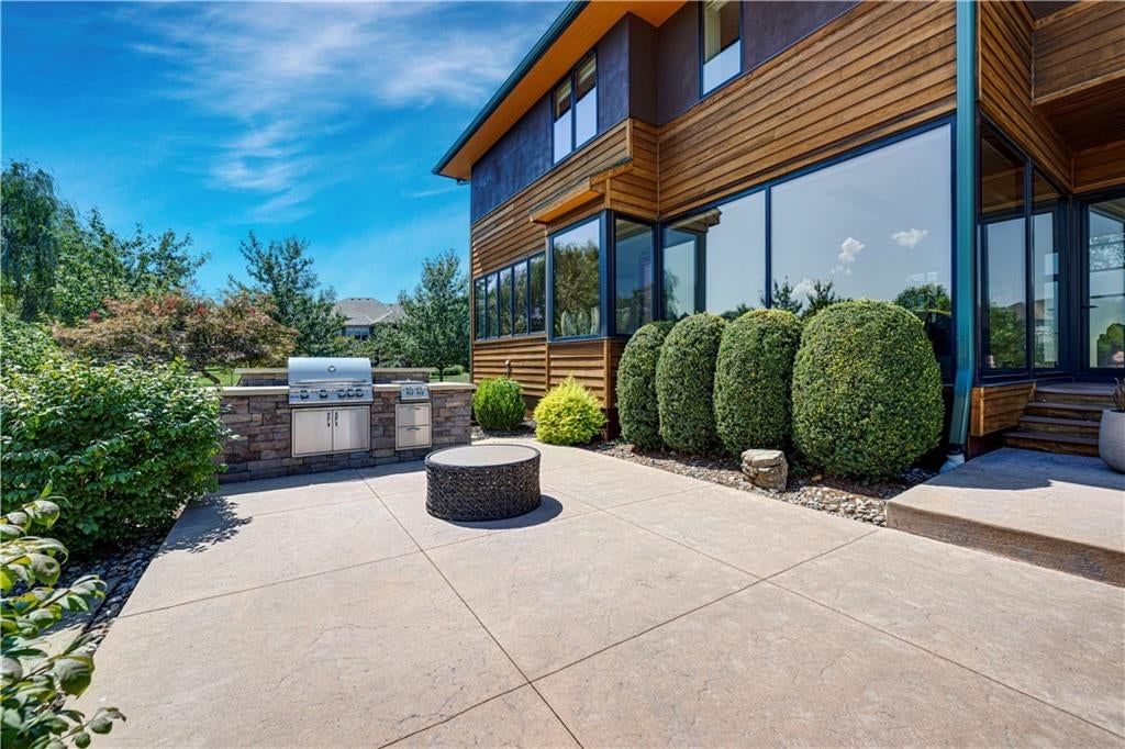 15201 Bond Street — photo 49