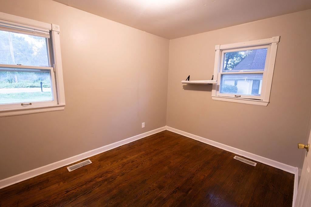 Photo 18 of 28 - 10905 E 47th Street, Kansas City, MO 64133