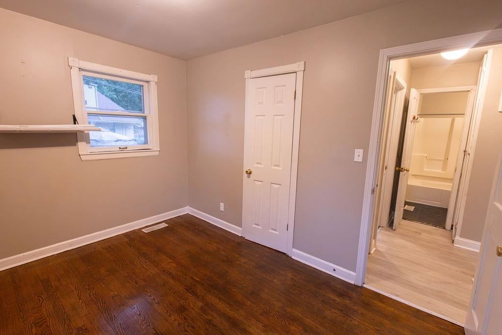Photo 19 of 28 - 10905 E 47th Street, Kansas City, MO 64133