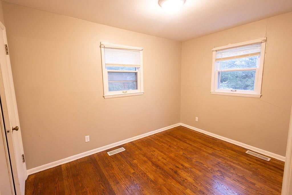 Photo 20 of 28 - 10905 E 47th Street, Kansas City, MO 64133