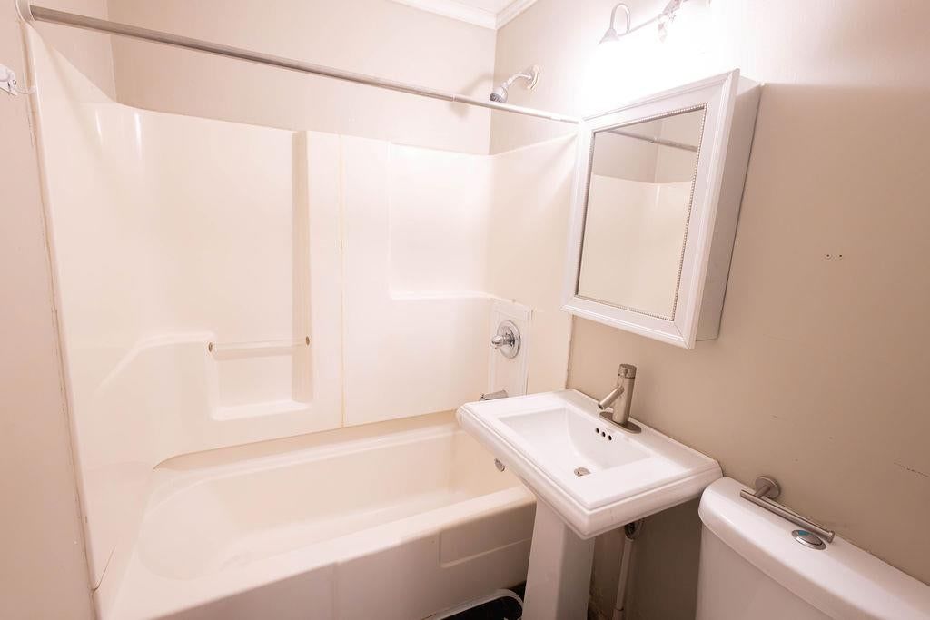 Photo 22 of 28 - 10905 E 47th Street, Kansas City, MO 64133