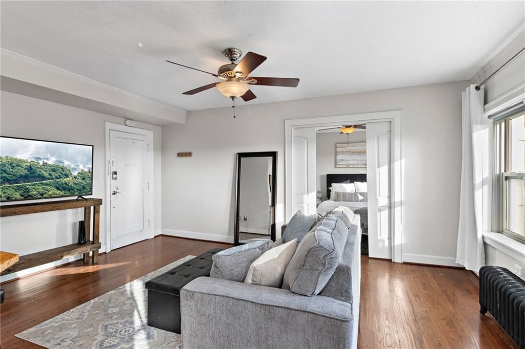 323 Emanuel Cleaver II Boulevard — photo 2
