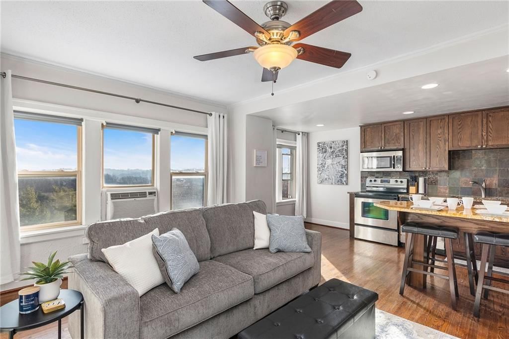 323 Emanuel Cleaver II Boulevard — photo 3