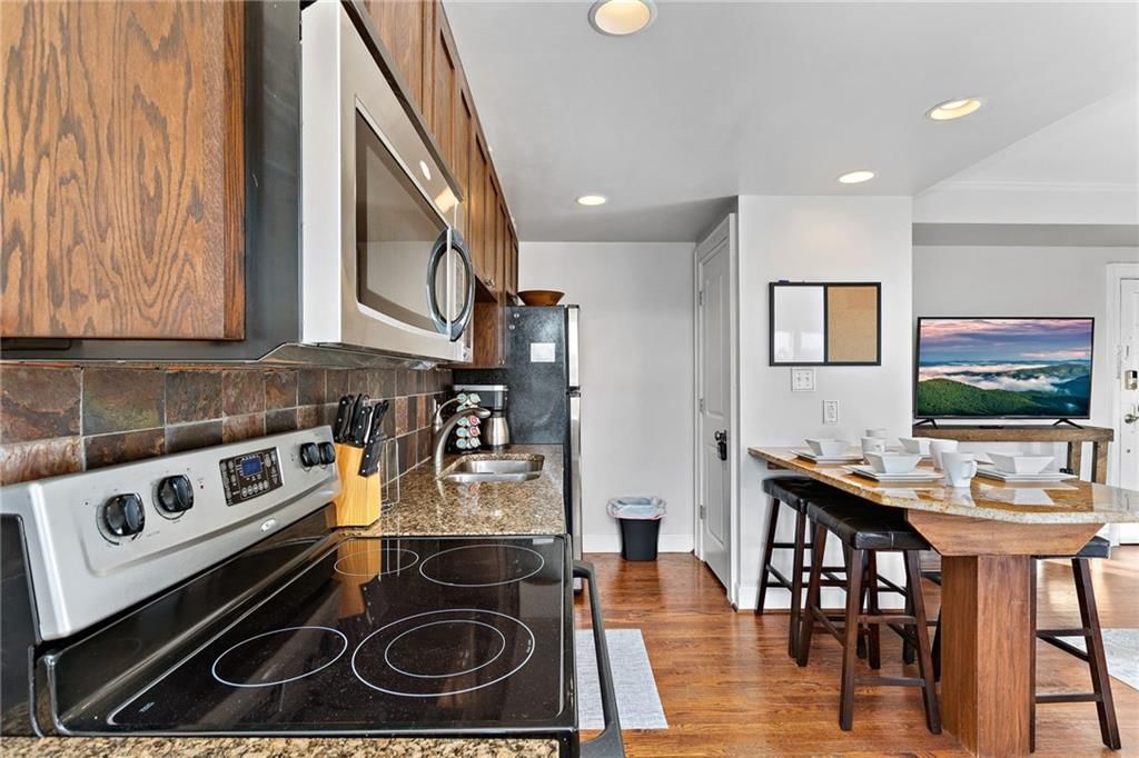 323 Emanuel Cleaver II Boulevard — photo 6
