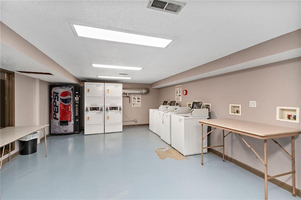 323 Emanuel Cleaver II Boulevard — photo 18