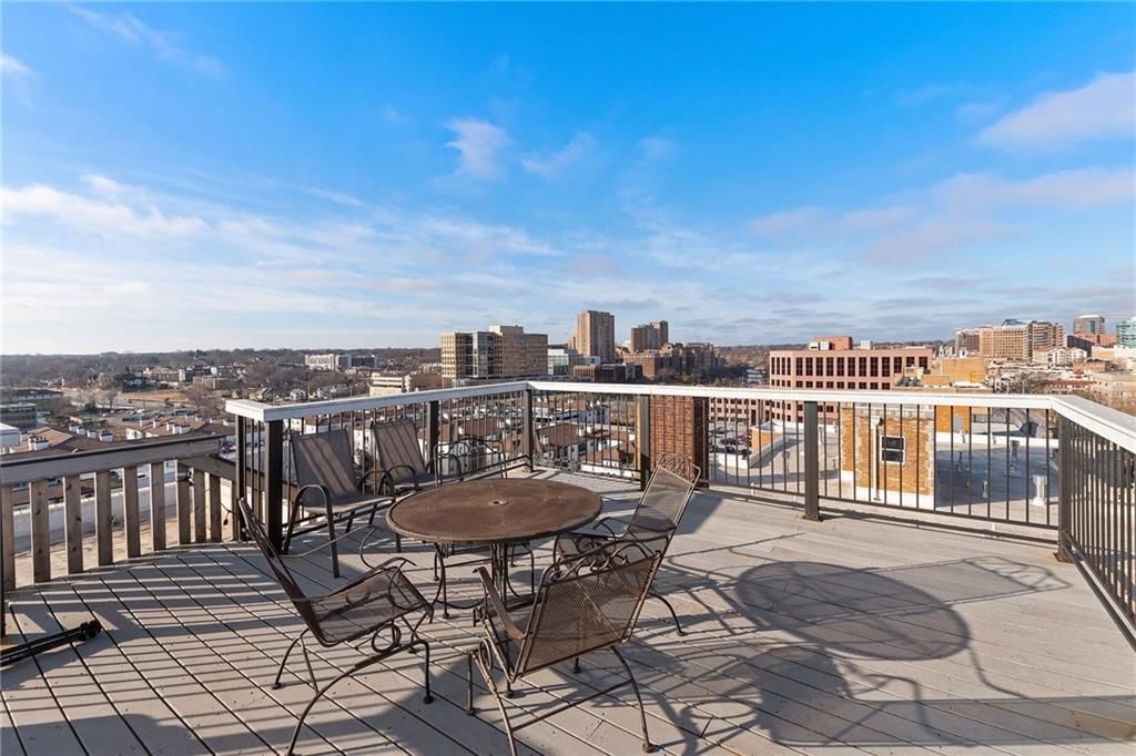 323 Emanuel Cleaver II Boulevard — photo 22