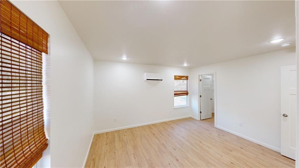 616 N Spring Street — photo 6