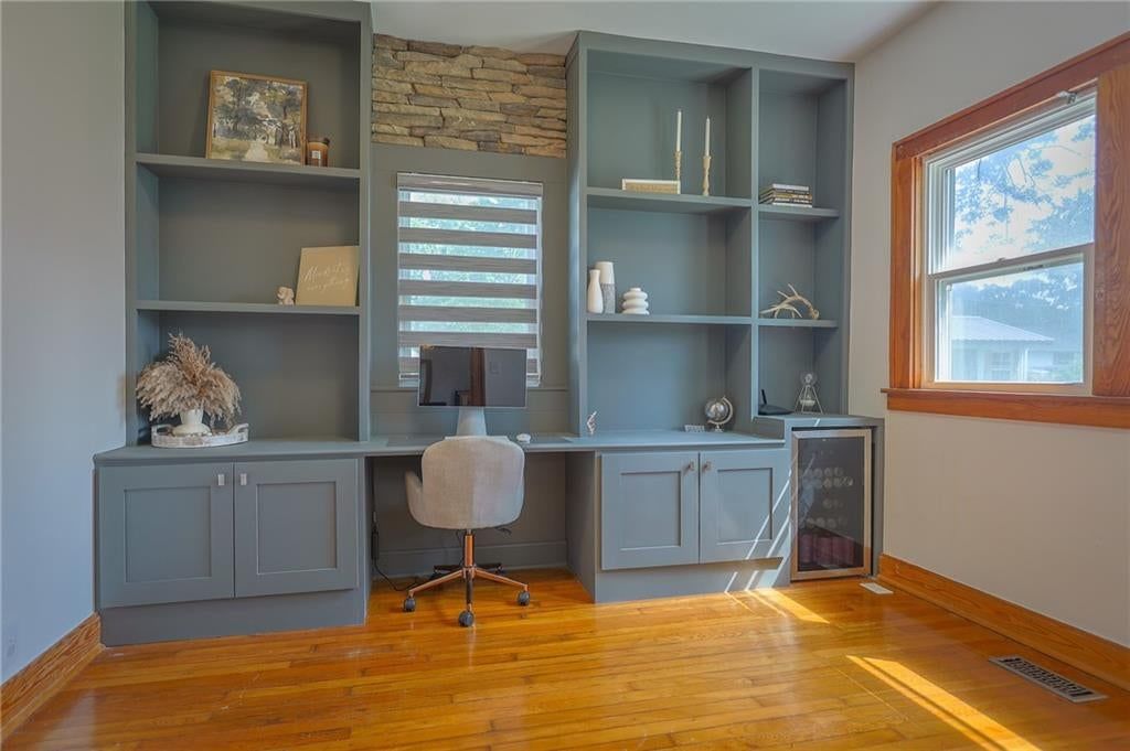 216 W 4th Street — photo 9