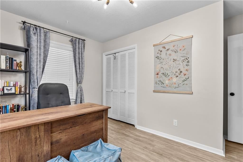 1202 E Willow Drive — photo 22