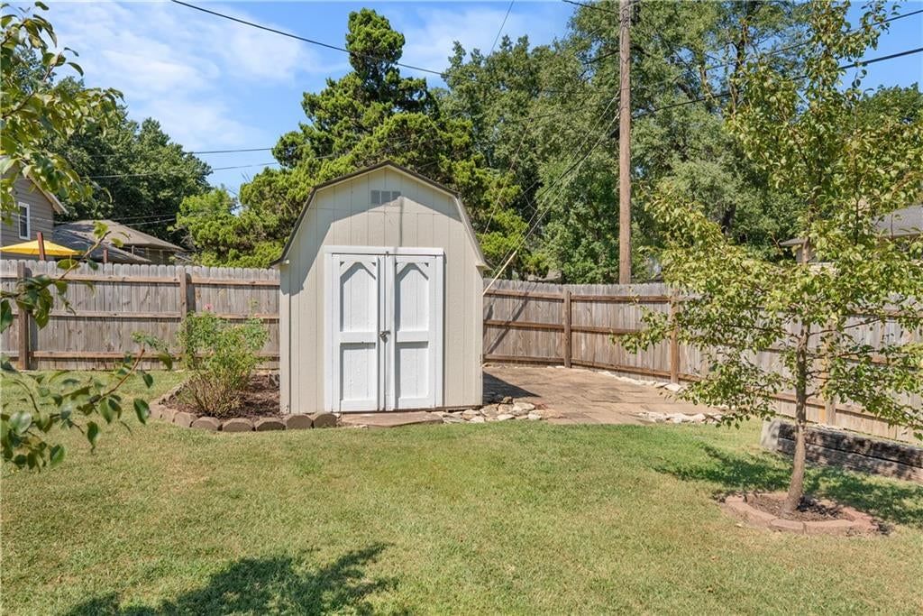 1202 E Willow Drive — photo 40