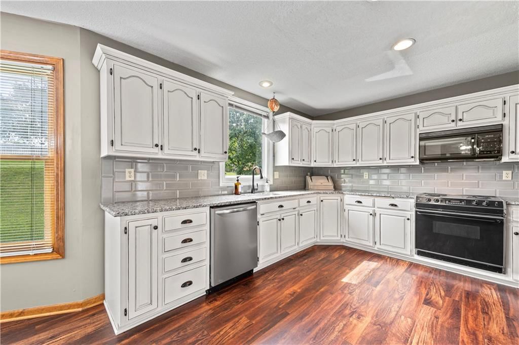 2389 NW Summerfield Drive — photo 12